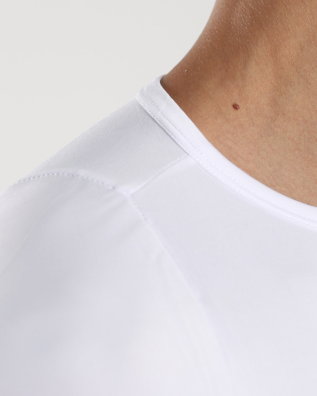 FIT CORE WHITE SHIRT