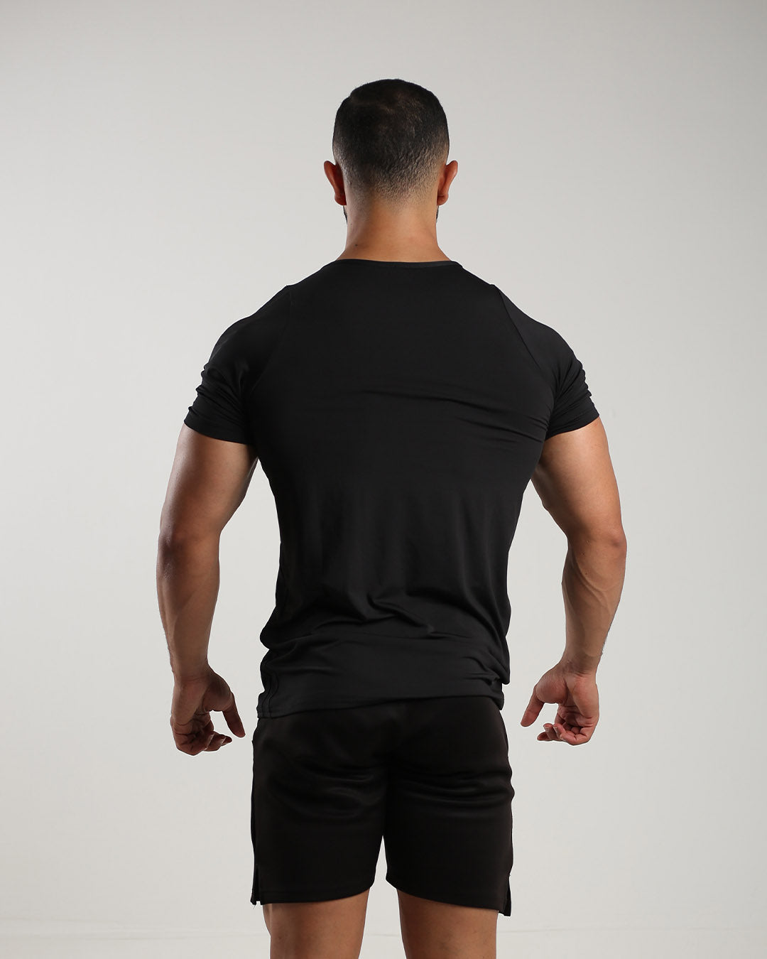 FIT CORE BLACK SHIRT