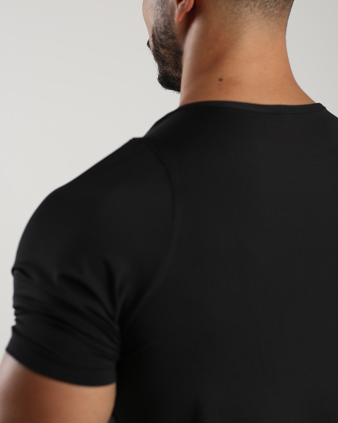 FIT CORE BLACK SHIRT