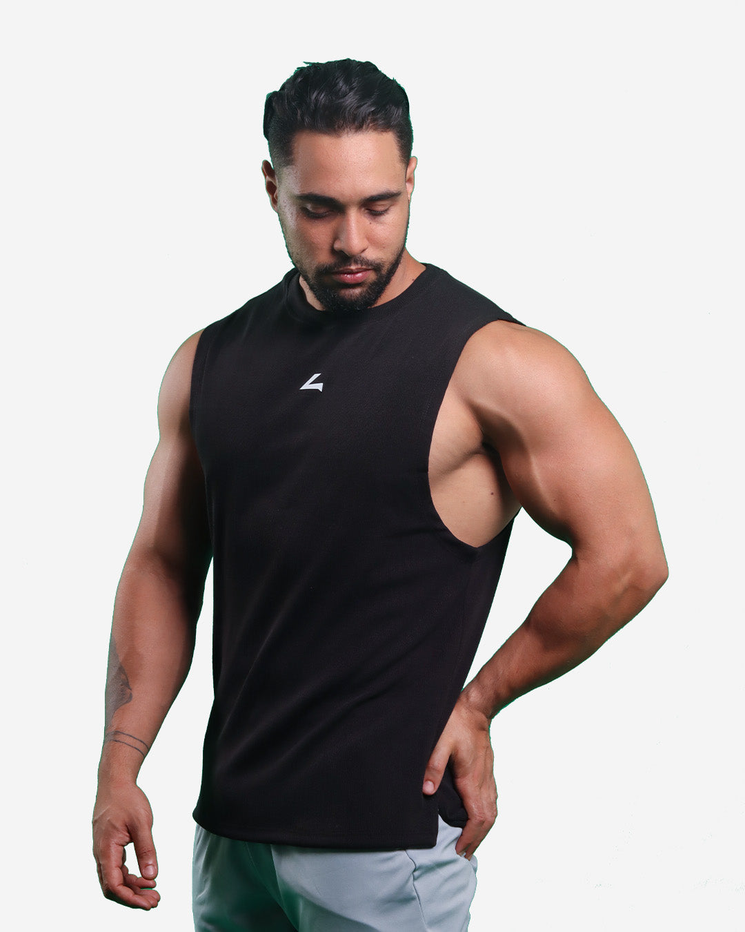 BLACK RIBTECH SLEEVELESS